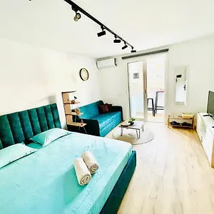1, Apartamento Tirana